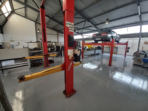 2 & 4-post lifts 2 2 & 4-post lifts 2